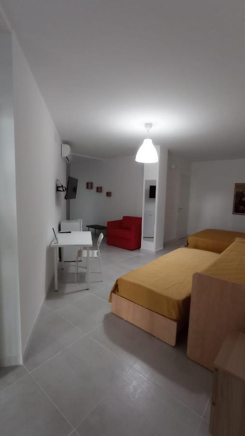 Rosa'S Rooms Matera Bagian luar foto